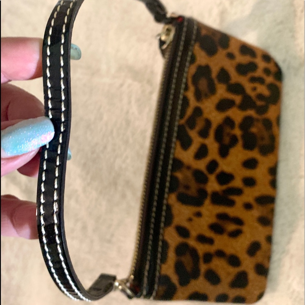 👑✅PRICE FIRM✅Dooney & Bourke Mini Leopard Clutch Bag - Picture 8 of 17